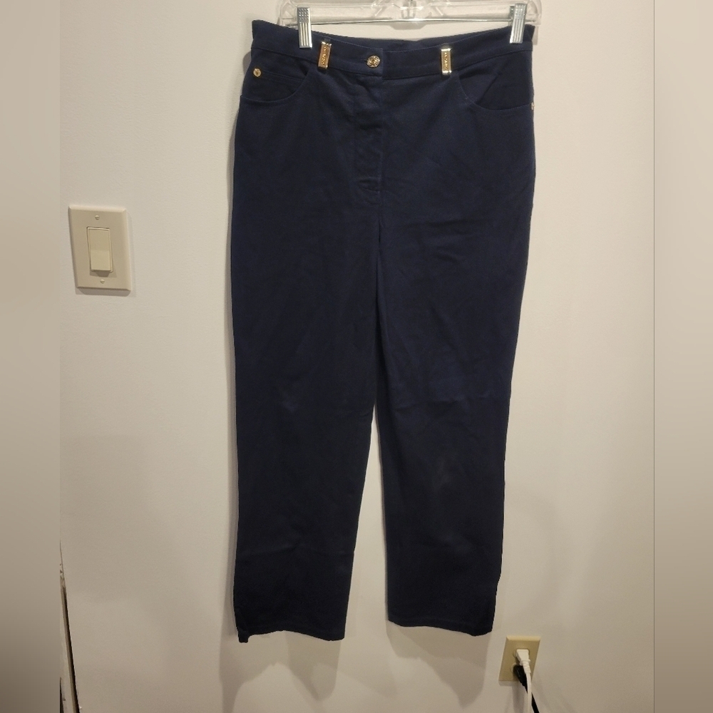 St john size 8 navy chino office/career pants. Small FLAW